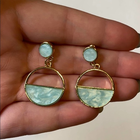 Pretty Crystal Blue Gold Circle Drop Earrings - Picture 3 of 6